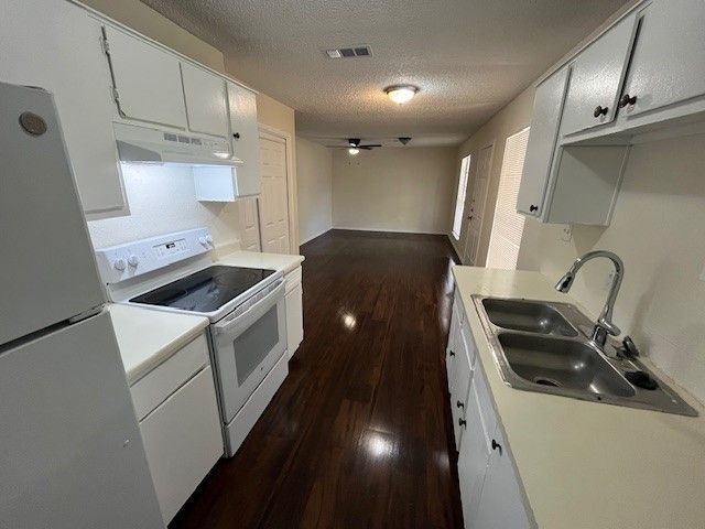 8127 Stonehurst Street 5, Dallas, TX 75217