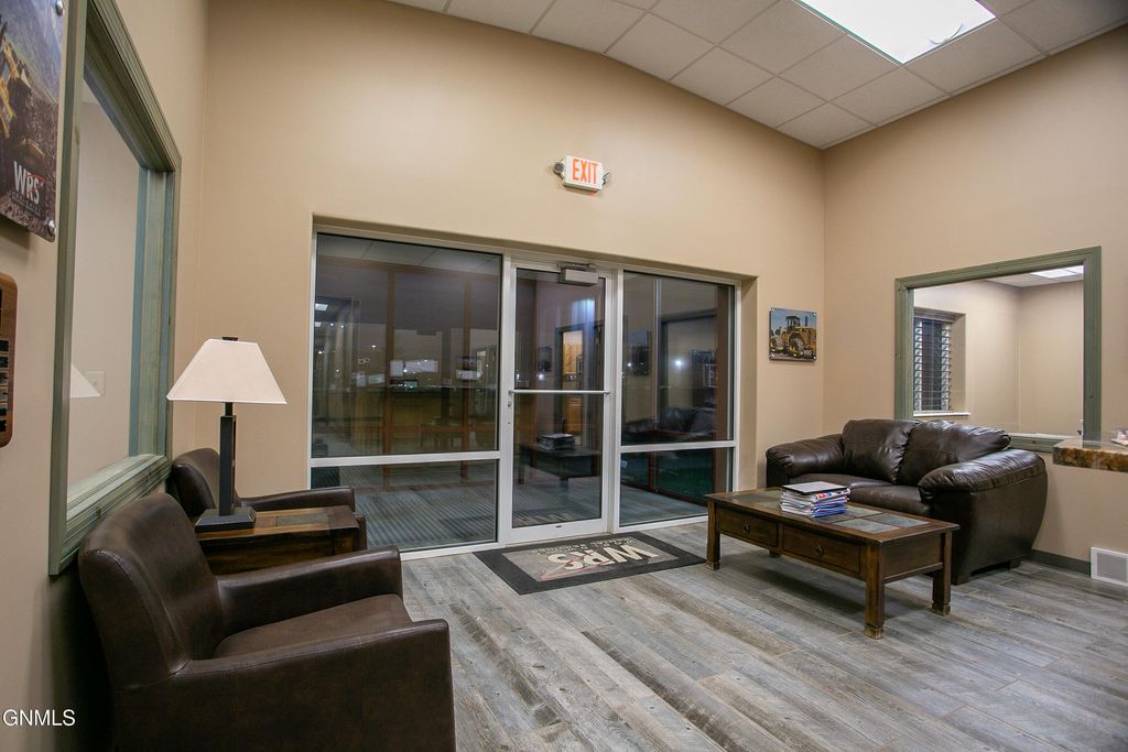 860 35th Avenue E, Dickinson, ND 58601 photo 15