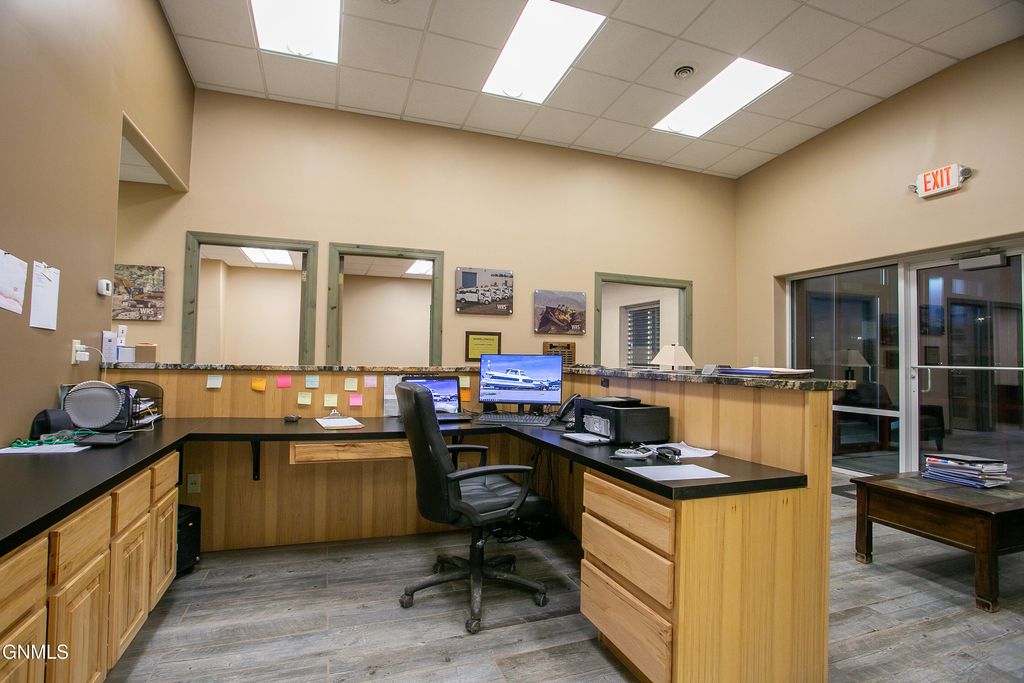 860 35th Avenue E, Dickinson, ND 58601 photo 17