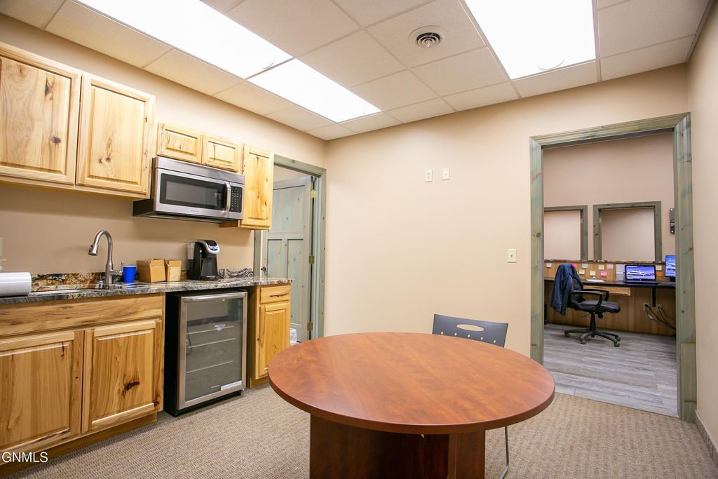 860 35th Avenue E, Dickinson, ND 58601 photo 18