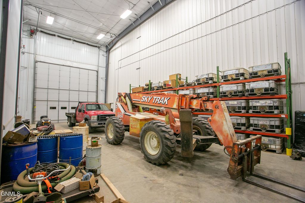 860 35th Avenue E, Dickinson, ND 58601 photo 31