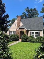 1218 S Hawthorne Road, Winston-salem, NC 27103