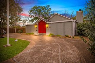 2111 N Galveston Avenue, Pearland, TX 77581