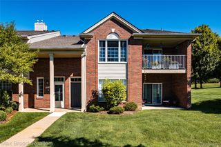 1874 Flagstone Circle, Rochester, MI 48307