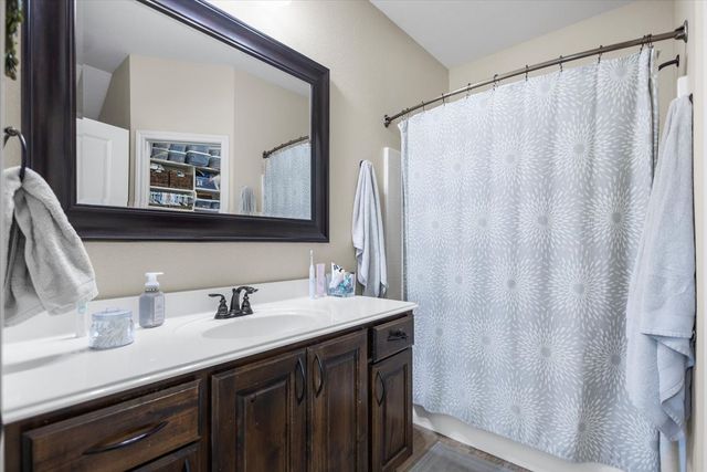 307 Mission Crest Circle, Lindale, TX 75771