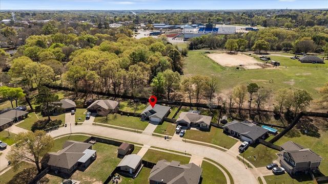 307 Mission Crest Circle, Lindale, TX 75771