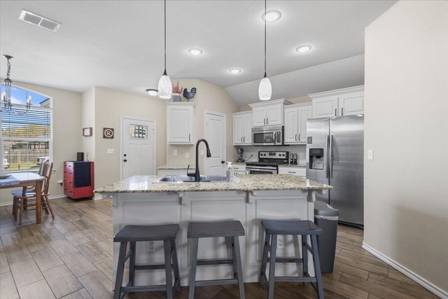 307 Mission Crest Circle, Lindale, TX 75771