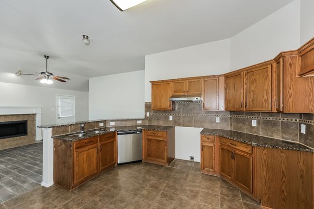 2926 Cowboy Drive, Dallas, TX 75237