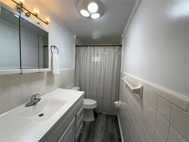 2121 NE 42nd Court 103C, Lighthouse Point, FL 33064