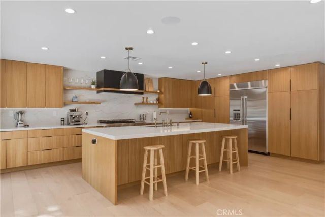 4830 Winnetka Avenue, Woodland Hills, CA 91364