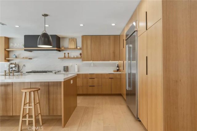 4830 Winnetka Avenue, Woodland Hills, CA 91364