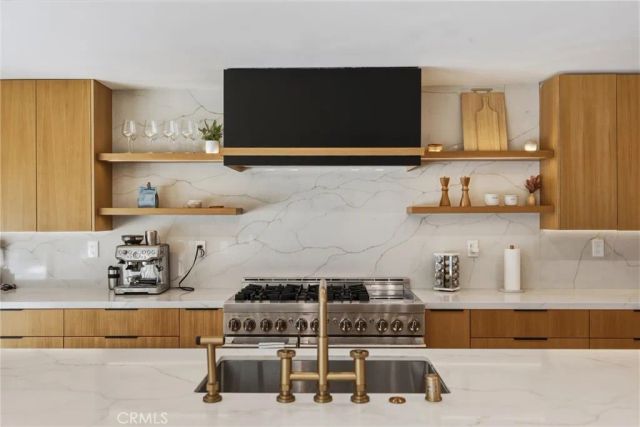 4830 Winnetka Avenue, Woodland Hills, CA 91364