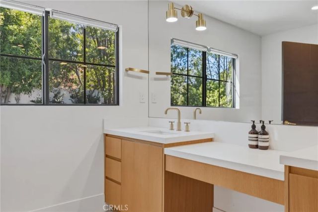 4830 Winnetka Avenue, Woodland Hills, CA 91364