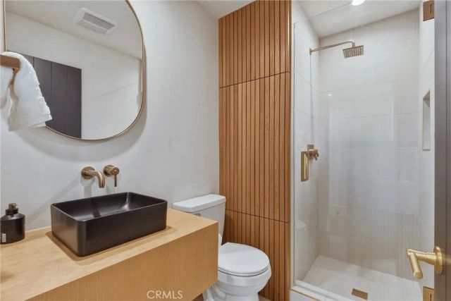 4830 Winnetka Avenue, Woodland Hills, CA 91364