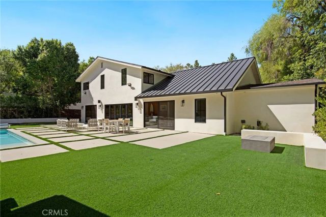 4830 Winnetka Avenue, Woodland Hills, CA 91364