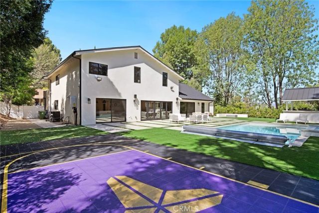 4830 Winnetka Avenue, Woodland Hills, CA 91364