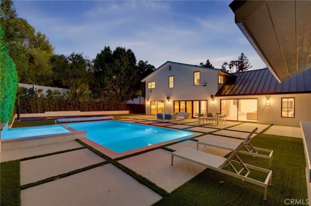 4830 Winnetka Avenue, Woodland Hills, CA 91364