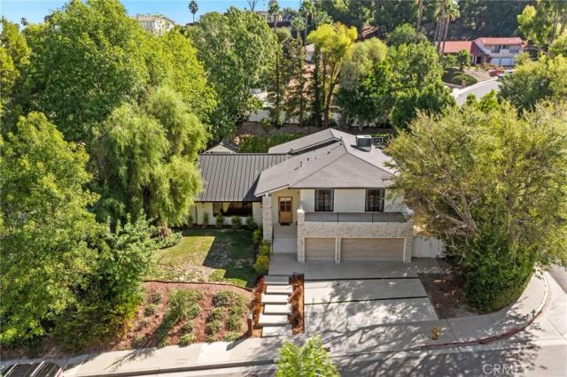 4830 Winnetka Avenue, Woodland Hills, CA 91364