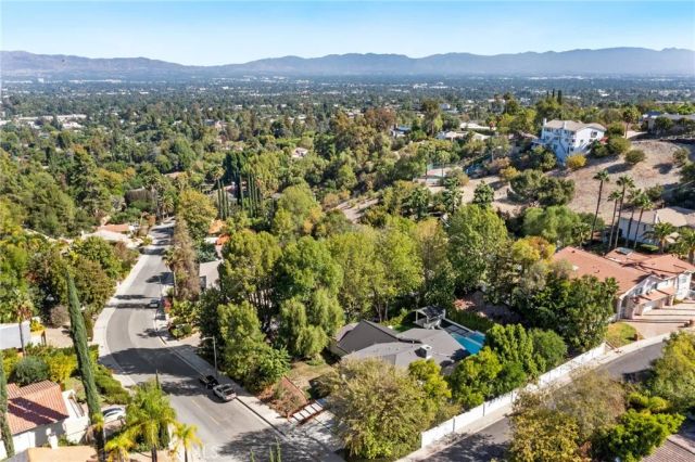 4830 Winnetka Avenue, Woodland Hills, CA 91364