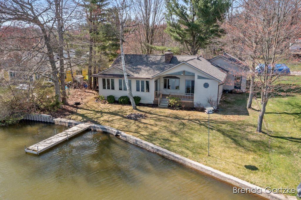 1599 E Clearwater Street, Grant, MI 49327