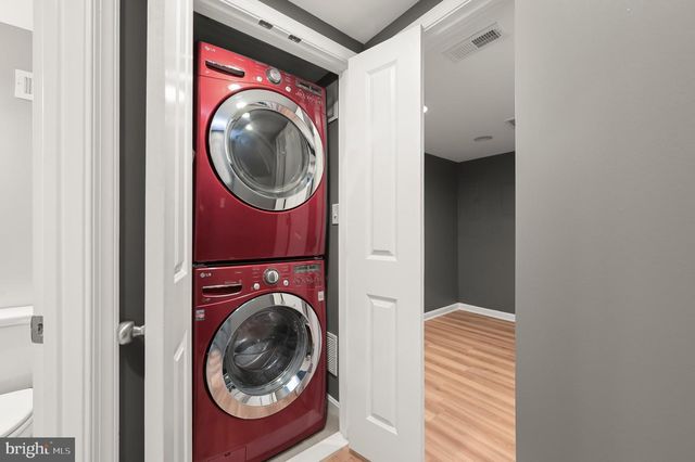 33 E HAMBURG ST, Baltimore, MD 21230
