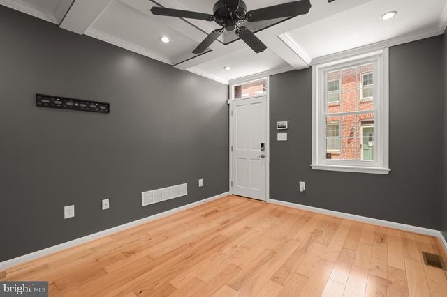 33 E HAMBURG ST, Baltimore, MD 21230