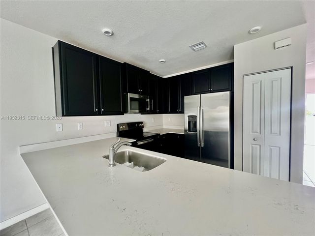 1045 NW 4th Ter 1045, Florida City, FL 33034