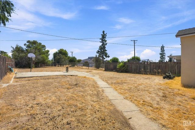 1609 El Ralfo Drive, Bakersfield, CA 93304