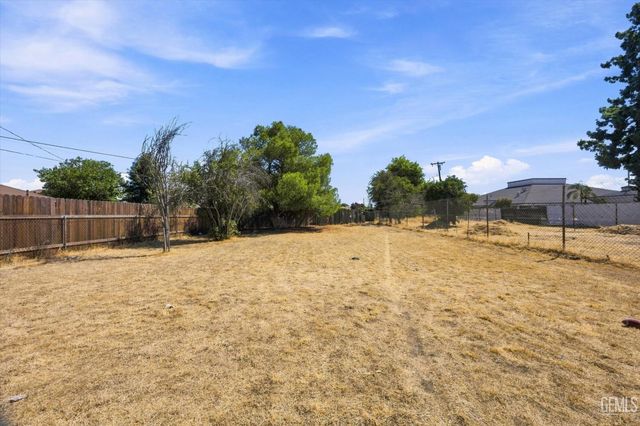 1609 El Ralfo Drive, Bakersfield, CA 93304