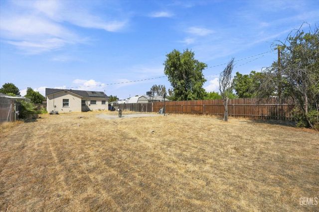 1609 El Ralfo Drive, Bakersfield, CA 93304