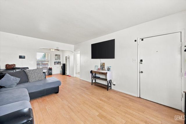1609 El Ralfo Drive, Bakersfield, CA 93304