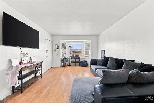 1609 El Ralfo Drive, Bakersfield, CA 93304