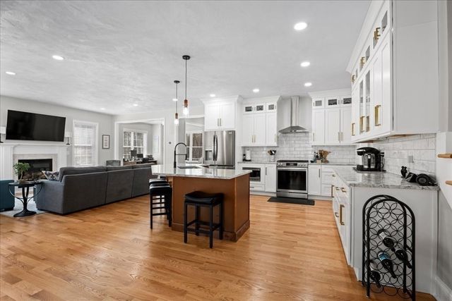 68 Princeton St, Holden, MA 01522