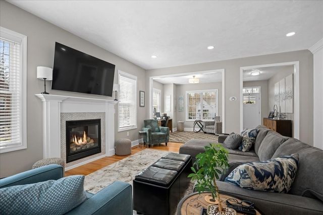 68 Princeton St, Holden, MA 01522