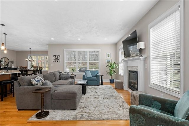 68 Princeton St, Holden, MA 01522