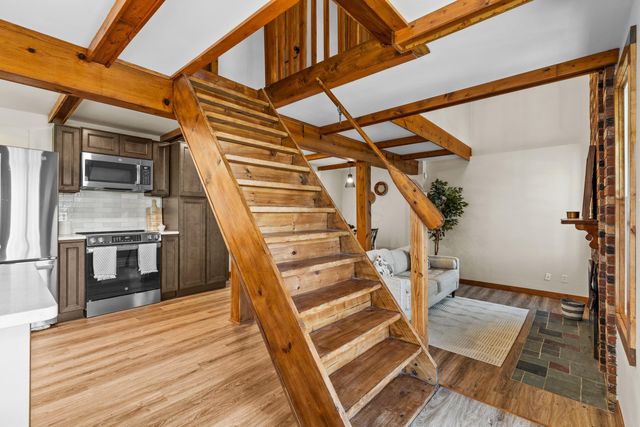 4 Hide-A-Way Hills Lane, Sugar Grove, OH 43155