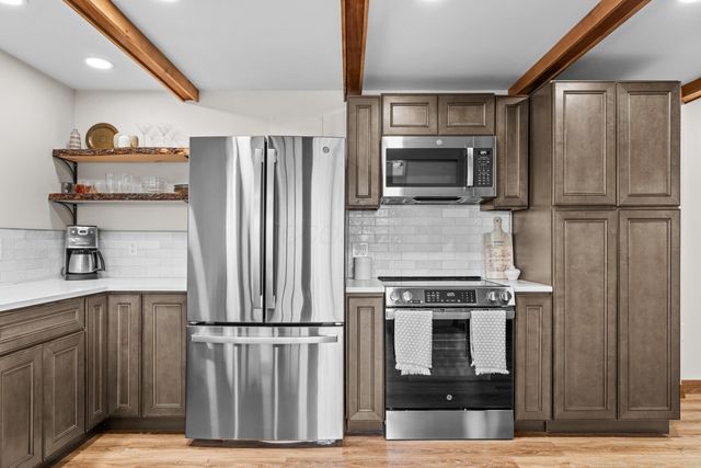 4 Hide-A-Way Hills Lane, Sugar Grove, OH 43155