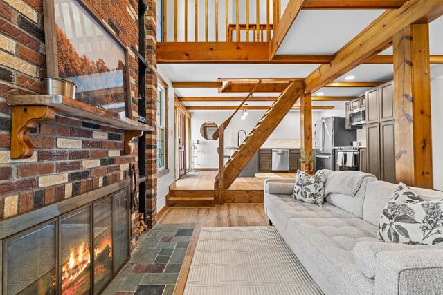 4 Hide-A-Way Hills Lane, Sugar Grove, OH 43155