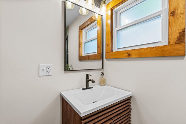 4 Hide-A-Way Hills Lane, Sugar Grove, OH 43155