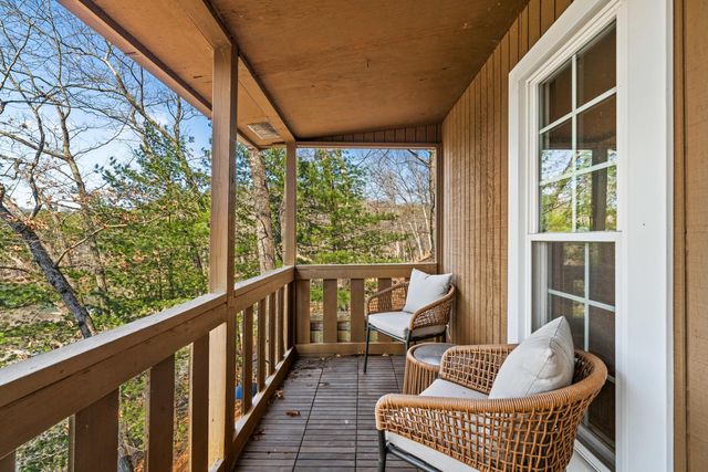 4 Hide-A-Way Hills Lane, Sugar Grove, OH 43155