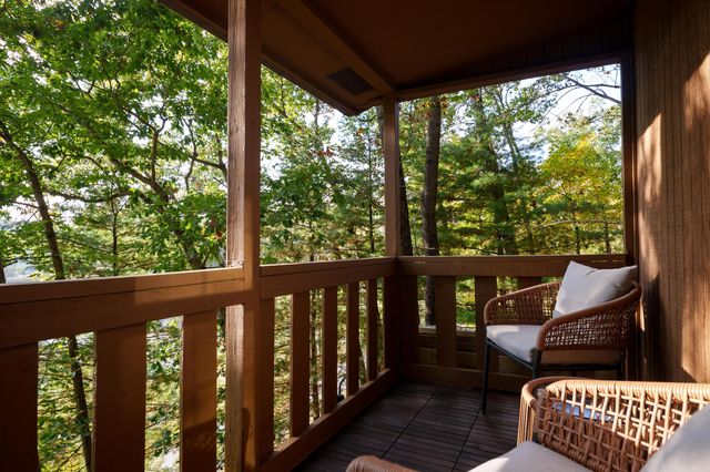 4 Hide-A-Way Hills Lane, Sugar Grove, OH 43155