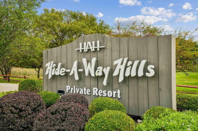 4 Hide-A-Way Hills Lane, Sugar Grove, OH 43155