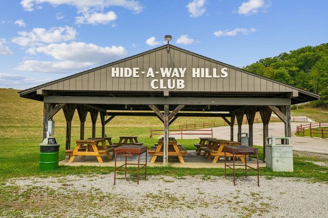 4 Hide-A-Way Hills Lane, Sugar Grove, OH 43155