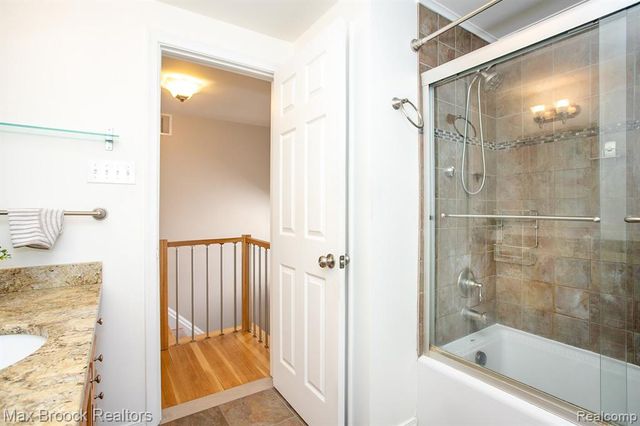 26015 Allor Avenue, Huntington Woods, MI 48070