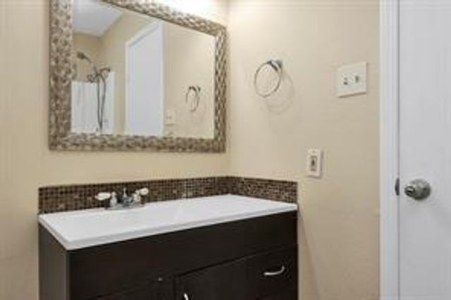 2027 Goodwin Drive, Katy, TX 77493