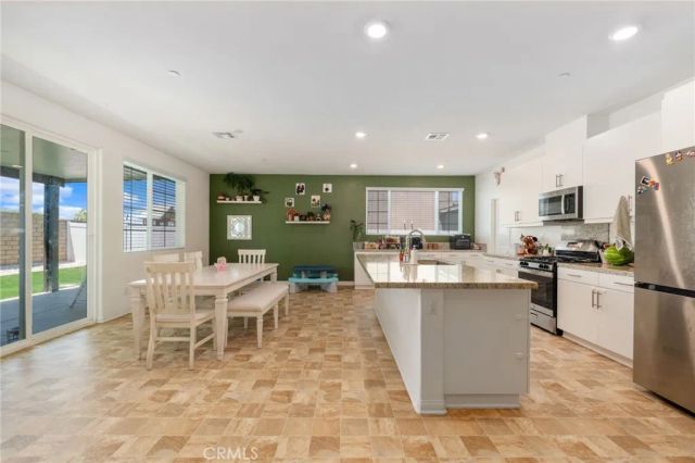 5057 Banjo Way, Hemet, CA 92545