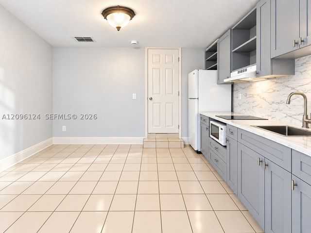 3884 NW 2nd St 1, Miami, FL 33126