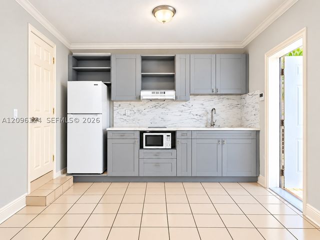 3884 NW 2nd St 1, Miami, FL 33126