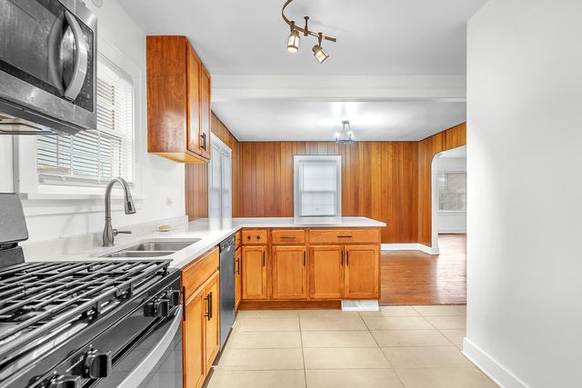 5770 Jackson Street, Merrillville, IN 46410