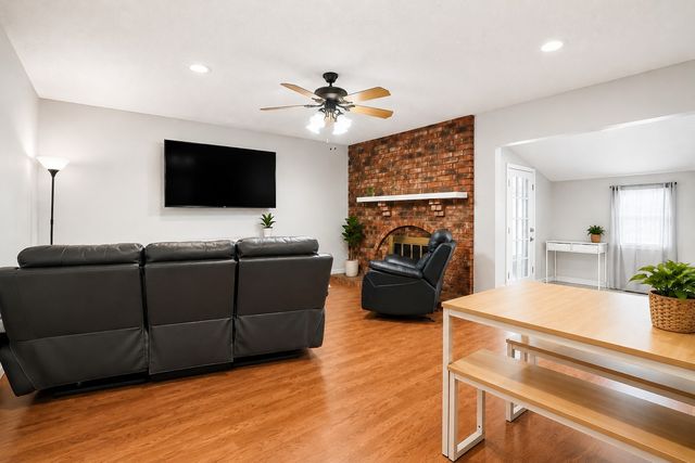 2611 Ridgemoor Court, Arlington, TX 76016